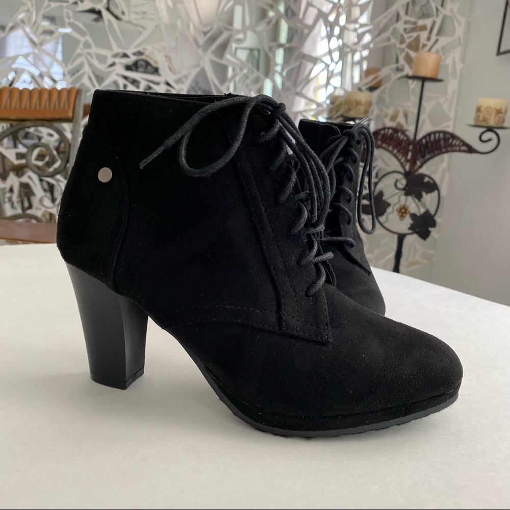 Black Forever Women Size 7 Ankle Boots